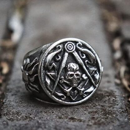 skull ring